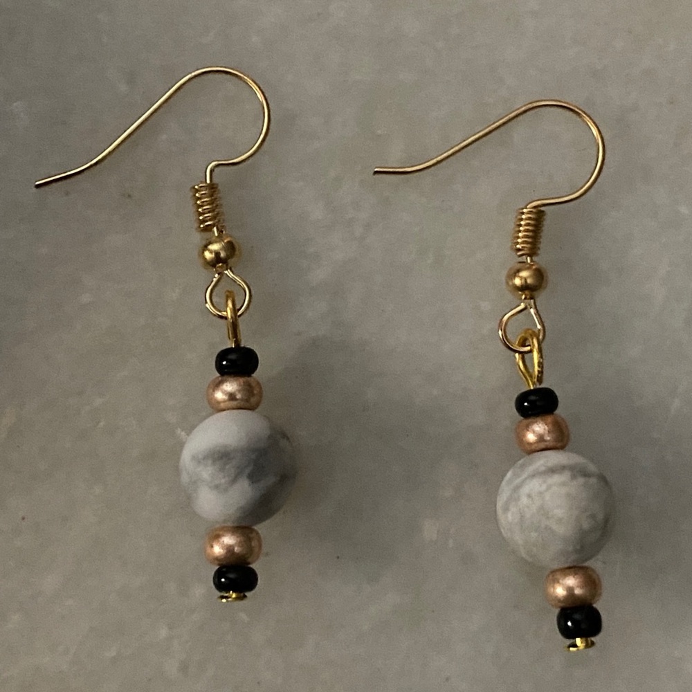 Handcrafted earrings - Picture 2 of 2